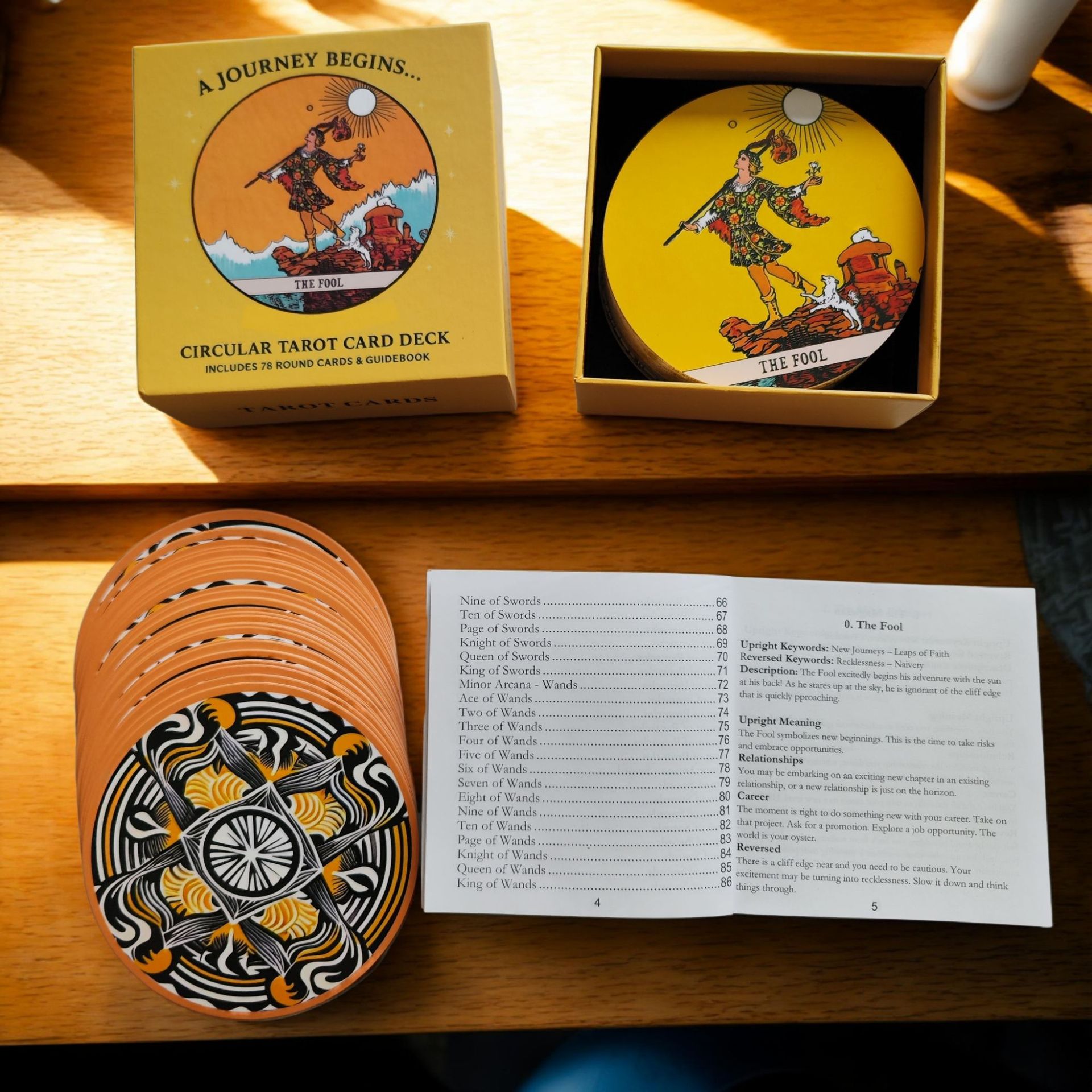 Dek Kartu Tarot Bundar Termasu - Tarot Deck With Guidebook ulasan dan harga